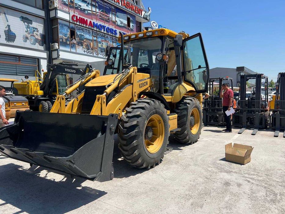 Экскаватор погрузчик 620 см