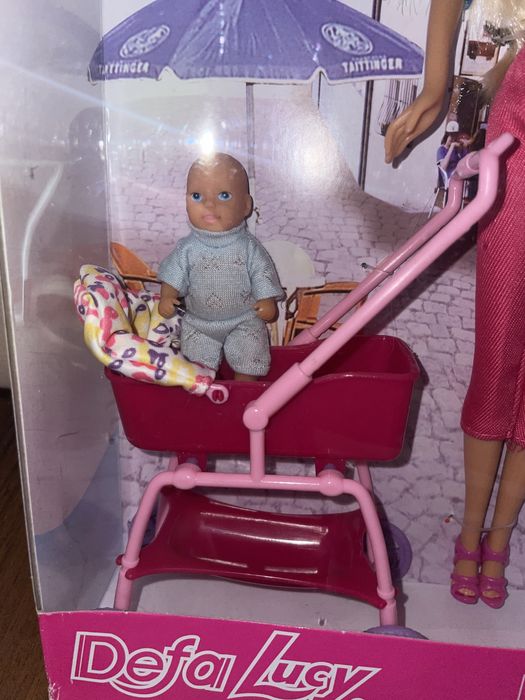 Кукла барби и ребенок