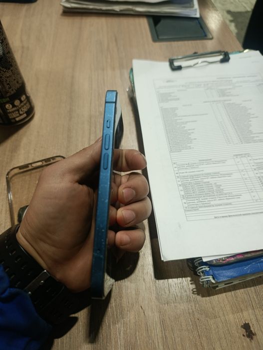 Продаем айфон 13