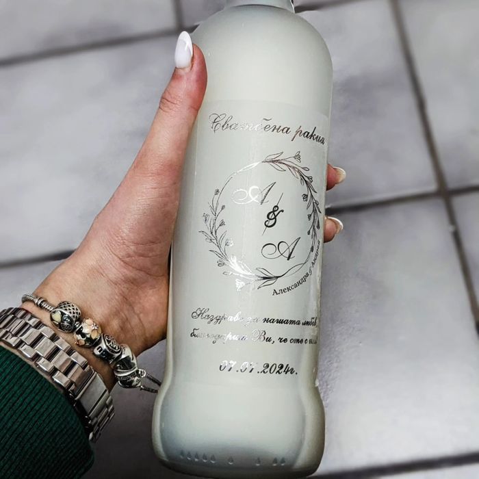 Етикети за бутилки и покани със златно или сребърно фолио