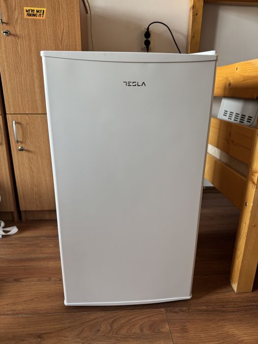 Frigider Tesla 93L H85 Usa Reversibila Alb