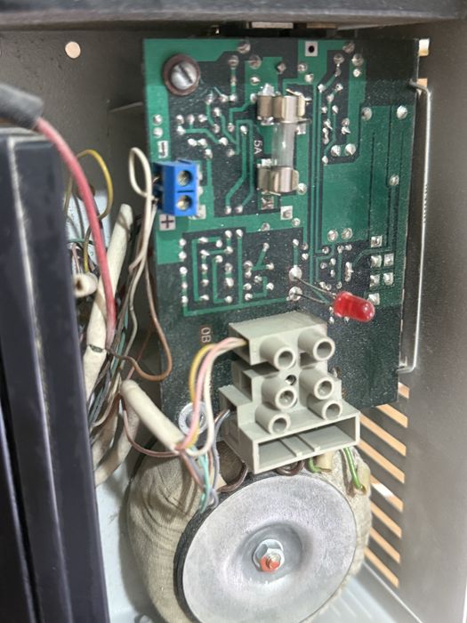 Продам резервный  источник питания Скат-120.