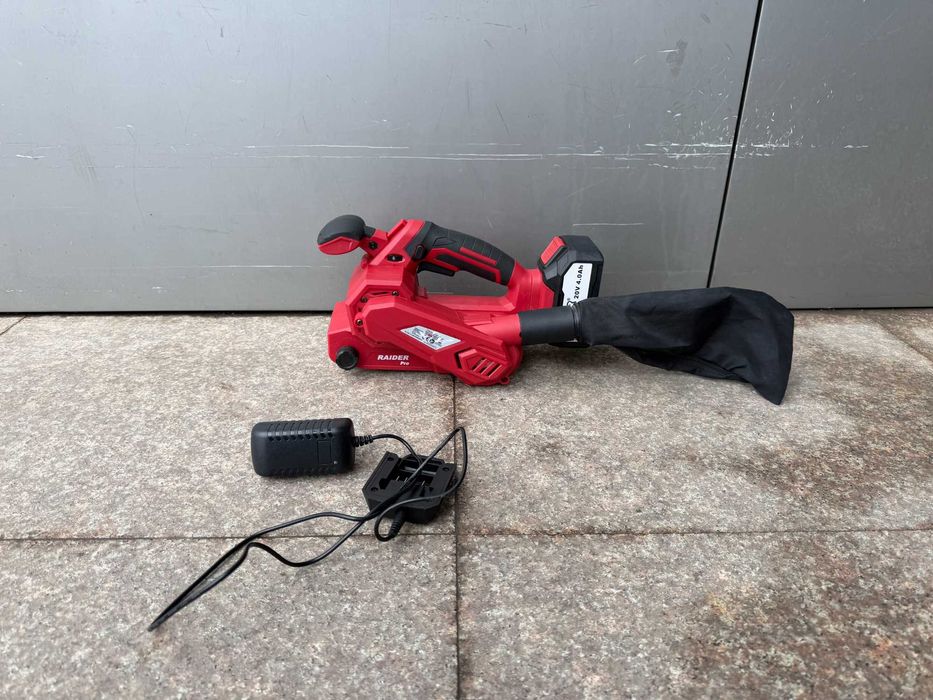 R20 Шлайф лентов акум. 76х457mm рег.обороти 1x4Ah /Ъглошлайф 125mm 910W