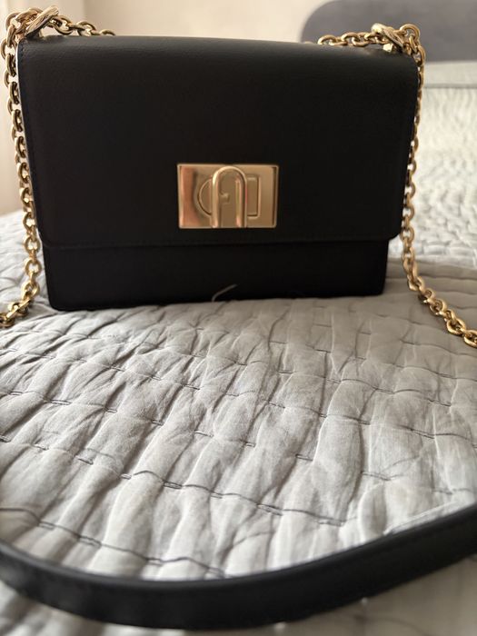 Сумка маленькая через плечо Furla