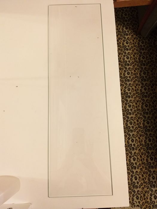 Продам стекло  в хорошем состоянии