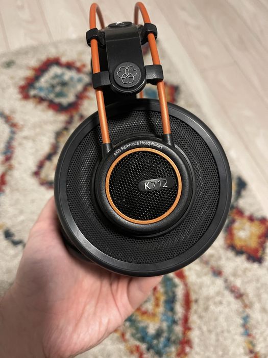 Casti AKG  K712