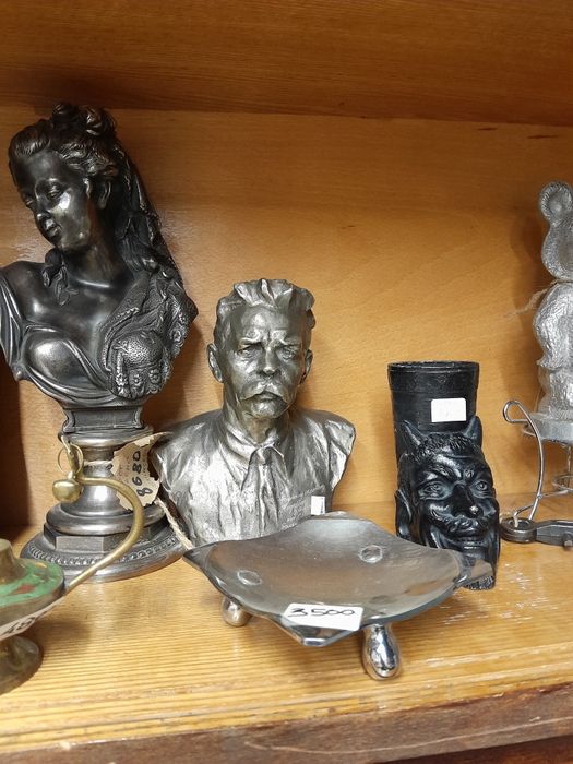 Статуэтки из чугуна,  силумина и др.