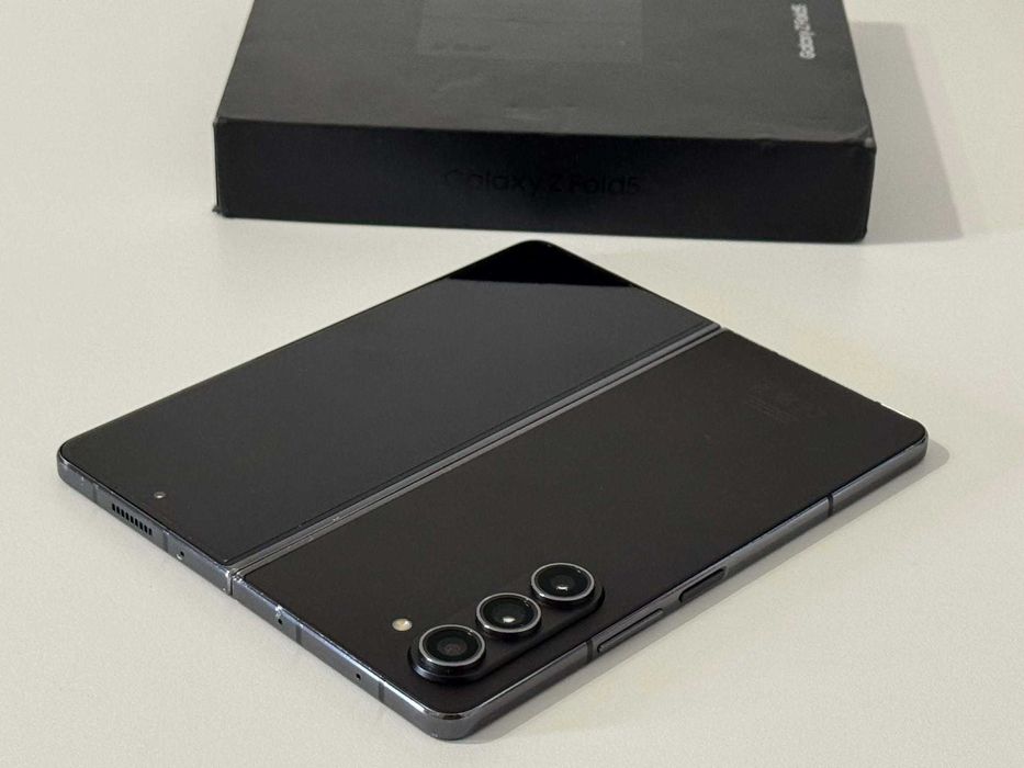 Бартер! Samsung Galaxy Z Fold 5 Phantom Black (Черен)
