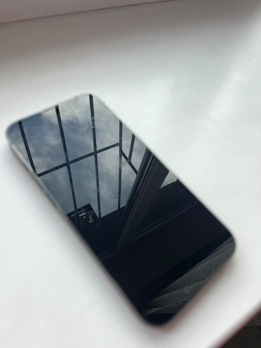 Продам Iphone 13 pro