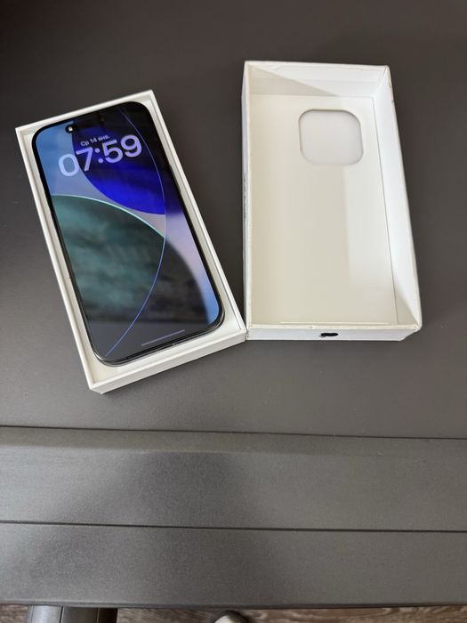 Продам айфон 15 про