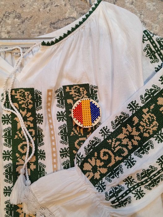 Broșe tricolor handmade