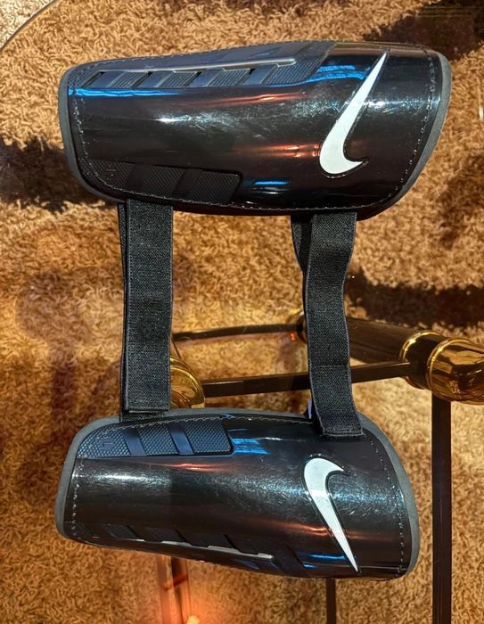 Apărători fotbal Nike