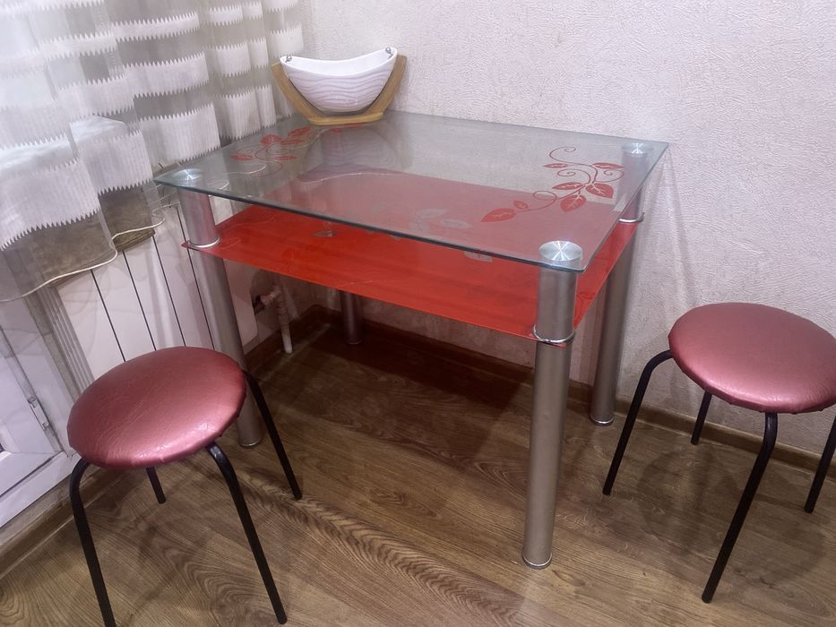 Стол кухонный стеклянный