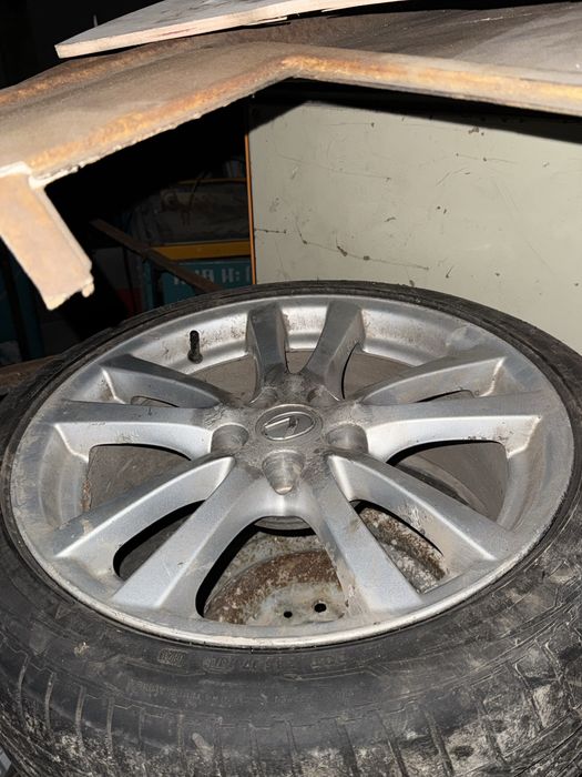 Продам диски от лексус is