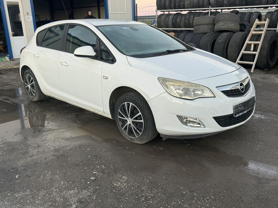 Opel Astra (J) Опел Астра 2010-2018.На части
Двигател 1.4 Бензин, 100к