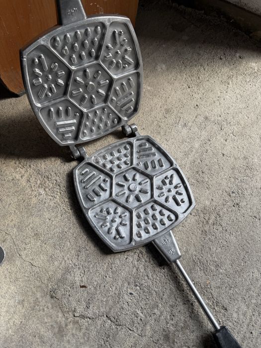 Чугунная посуда, орешница, вафельница