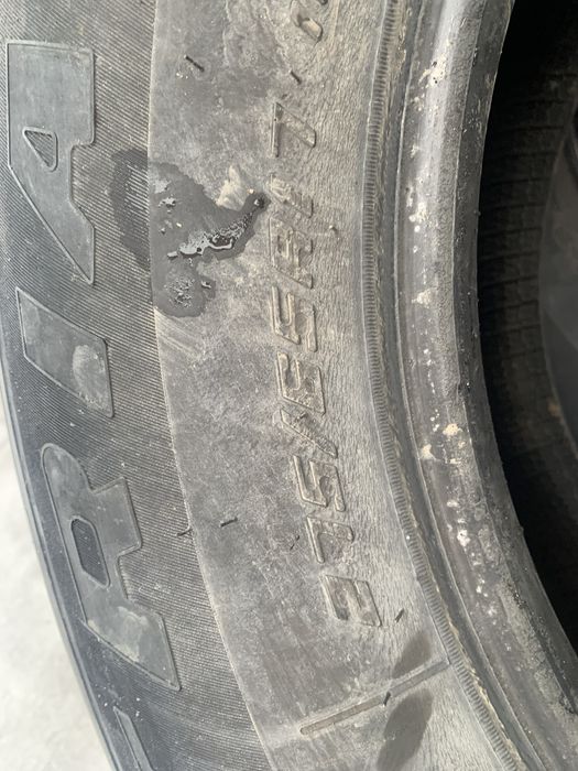 275/65/17  две.  285/70/17 две