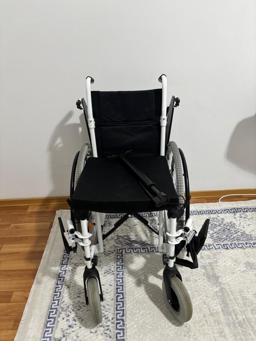 Продам инвалидную коляску