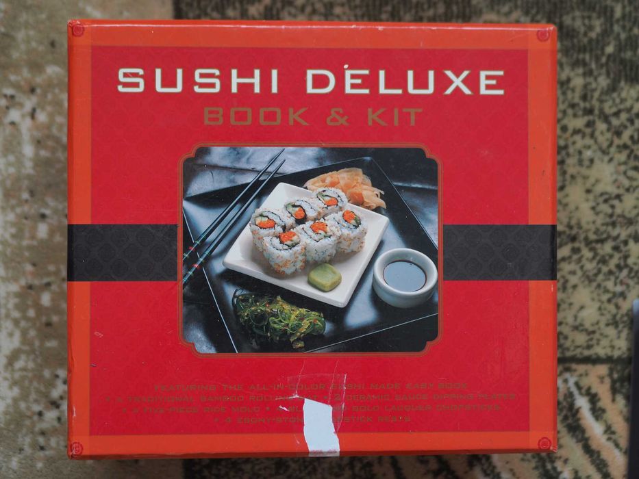 Instrumente preparare Sushi - carte, veselă, ustensile și bețișoare