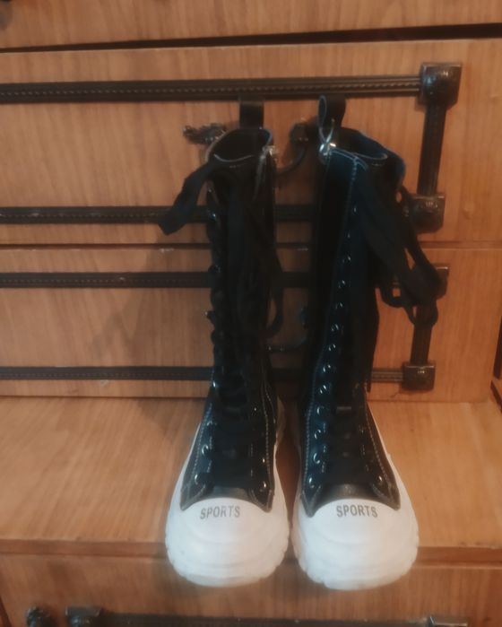 Продам весенние сапожки