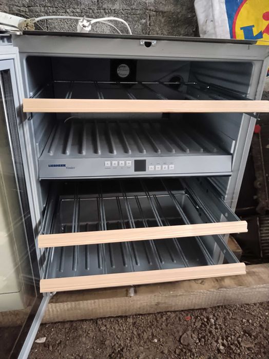 Răcitor de vinuri Liebherr vinidor