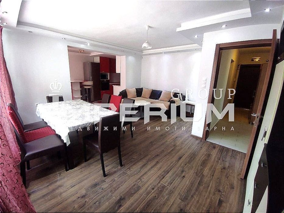 Дава се под наем Тристаен апартамент в Варна, Гръцка махала - 100 кв.м за 663 € - Снимка #1