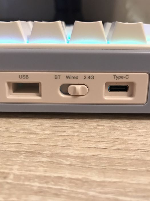 Продам клавиатуру