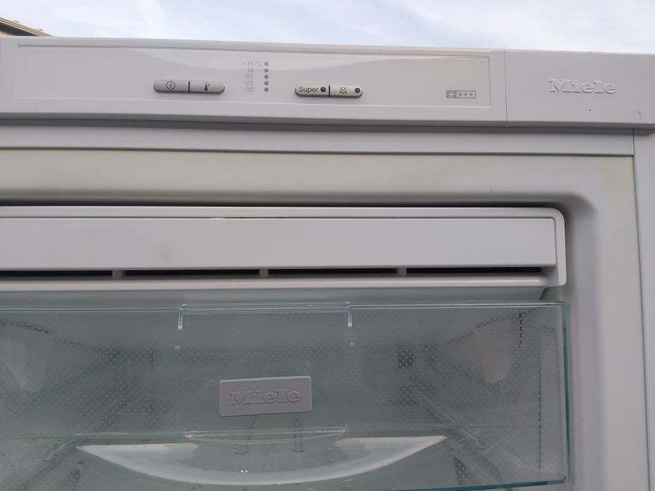 XXL огромен фризер Миеле Miele No Frost с 8 чекмеджета Made in Germany 2години Гаранция!