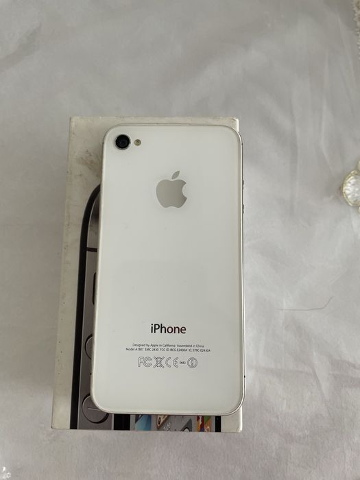 срочно продаю Iphone 4s 32 gb