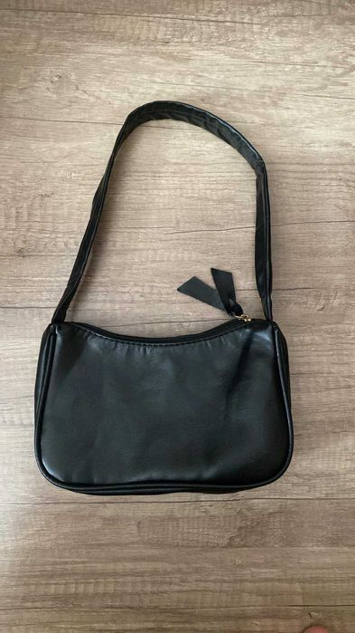 Дамски чантички и раничка