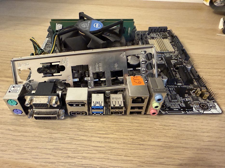 Placa Baza ASUS H110M-A/DP. Procesor I5 6500. 16gb RAM