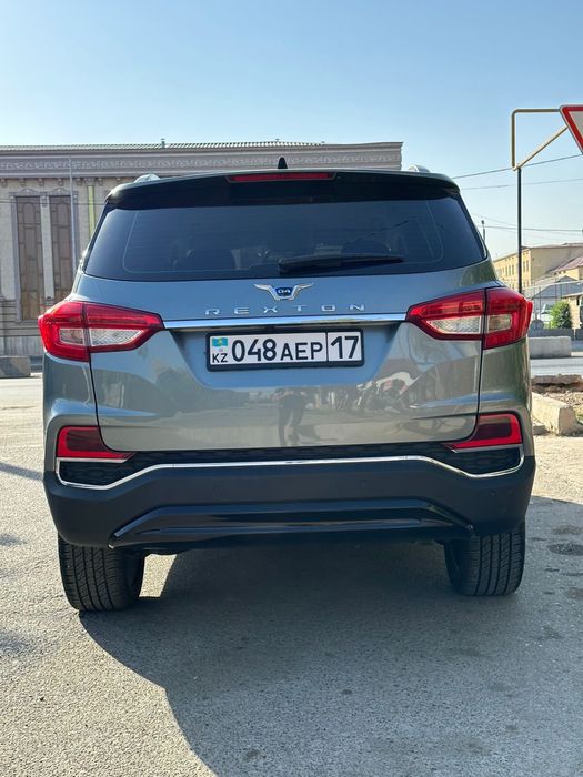 АвтомобильREXTON