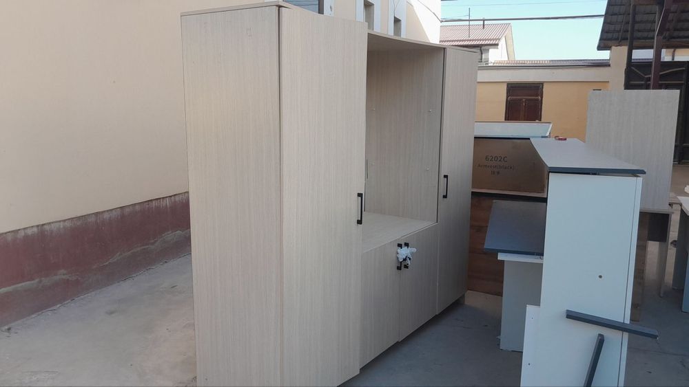 Parta stollar sotiladi