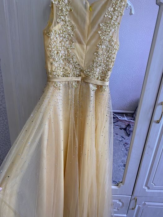 Вечернее платье нарядное