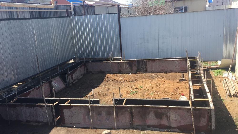 Сдам металлические опалубки с замками.