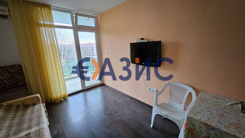 Продава се Двустаен апартамент в к.к. Слънчев бряг - 67 кв.м за 540 €/кв.м - Снимка #10