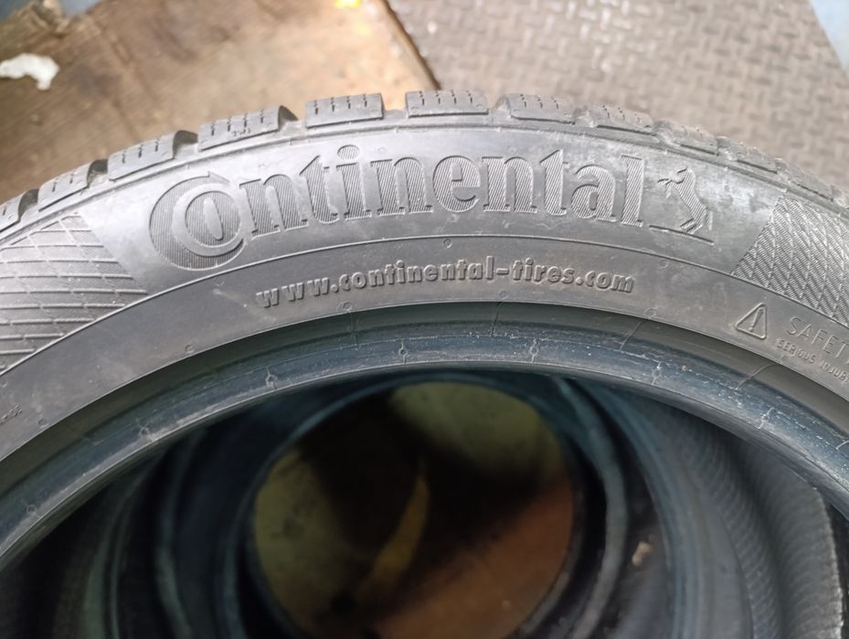 O anvelopa de iarnă 245 45 18 Continental dot 2021