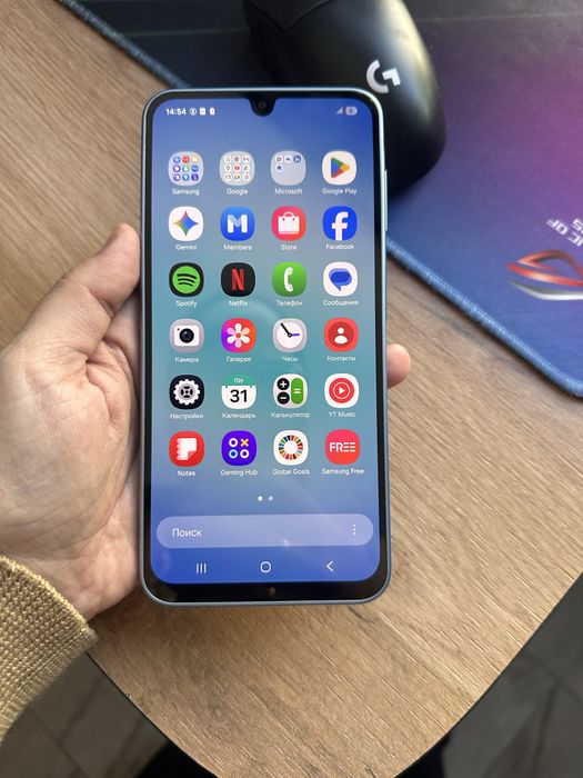 Продается смартфон Самсунг А 17
