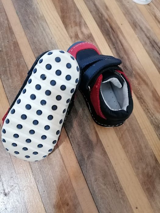 Pantofi de piele bebeluși