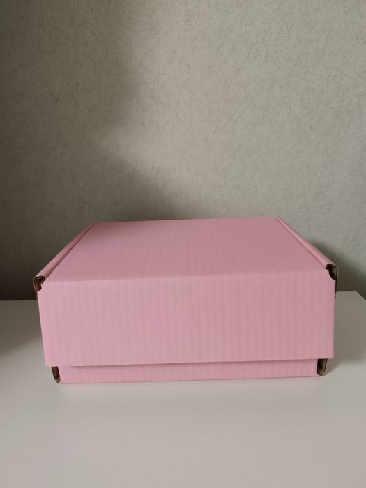 Продам 6 коробок 22*16