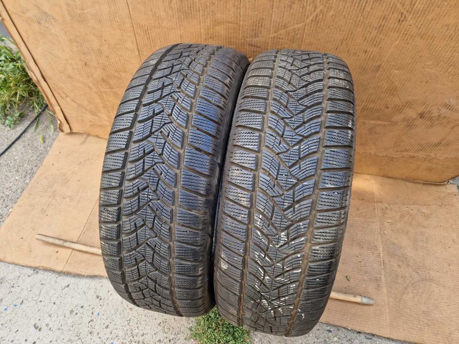 2 Dunlop R18 235/60 Зимни гуми  DOT3220