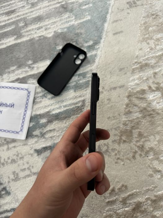 Продам IPhone 16