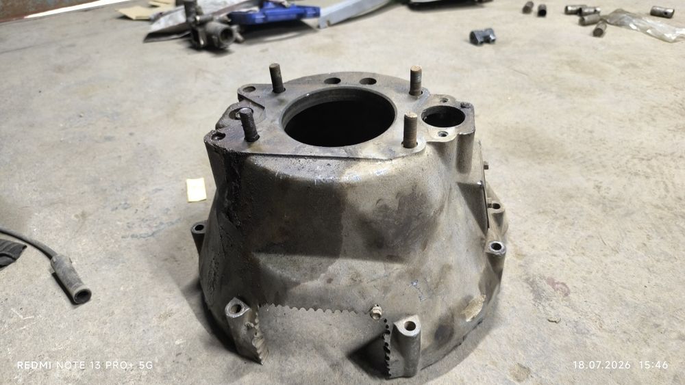 колокол на УАЗ змз-409 кожух КПП