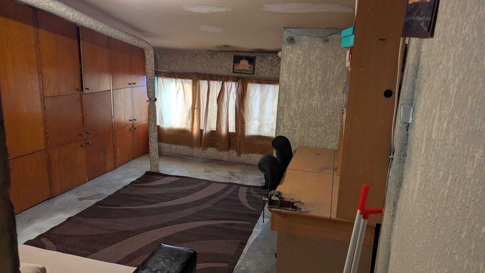 Продава се Четиристаен апартамент в Русе, Център - 101 кв.м за 1436 €/кв.м - Снимка #17