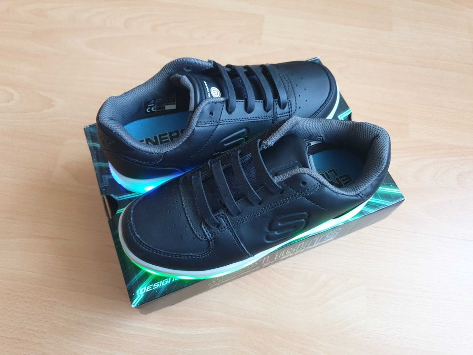 Adidasi originali Skechers S-Lights cu lumini incarcare MiniUSB nr.33