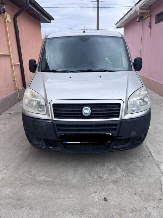 Vând fiat doblo