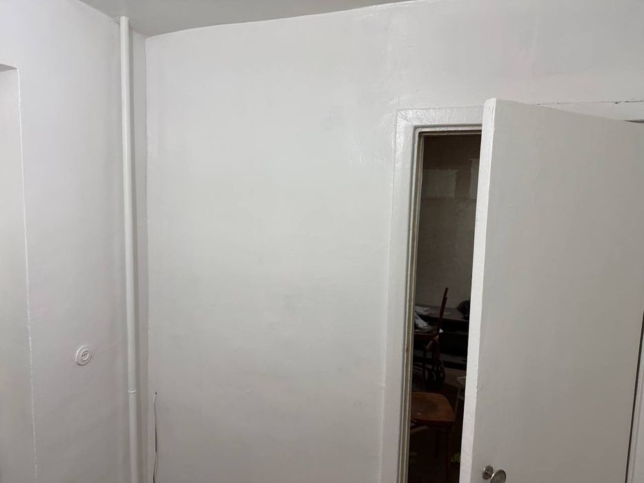 Продам чиланзар 9.  Трёх комнатная.  Балкон 2*6