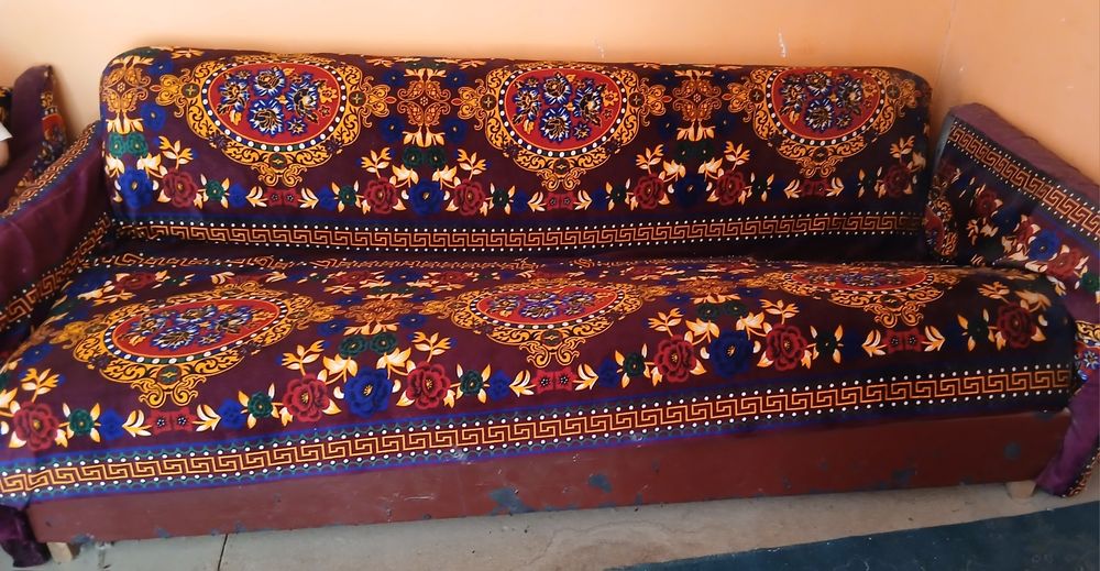Divanlar sotiladi