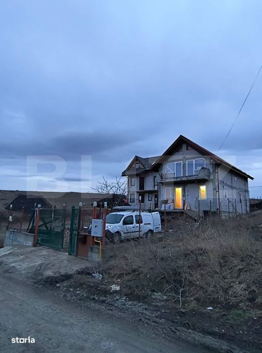 Casa familiala cu vedere spre lac – Campenesti, 365 mp teren