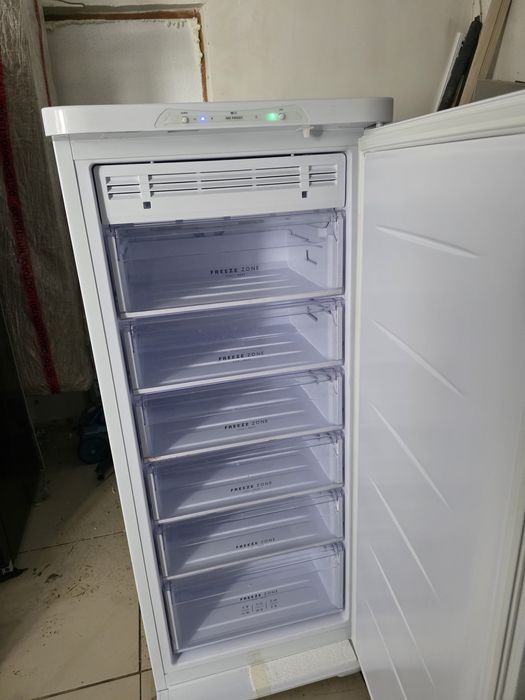 Морозильник продам